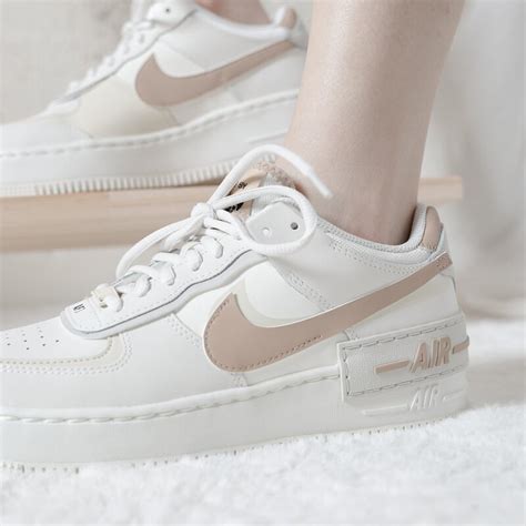 nike low shadow sail shoes